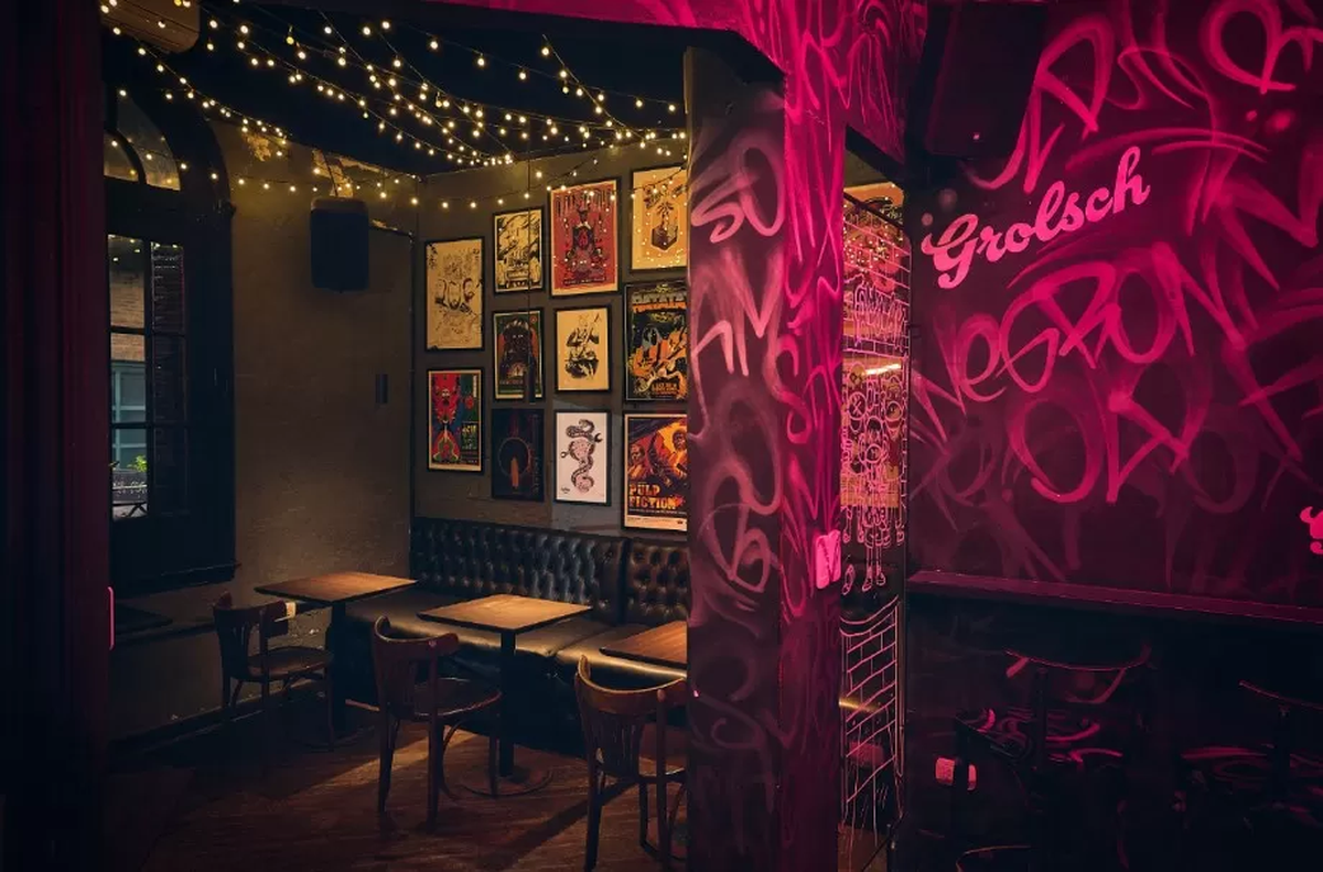 Se destaca la buena ambientación del lugar.