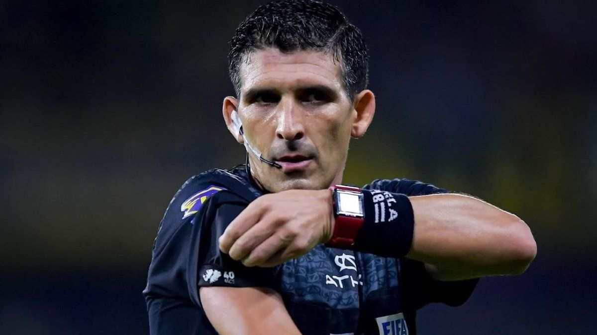 Andrés Merlos y arbitraje polémico en Atlético Tucumán vs Huracán