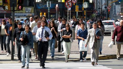 Crece el desinterés popular por la agenda de los políticos