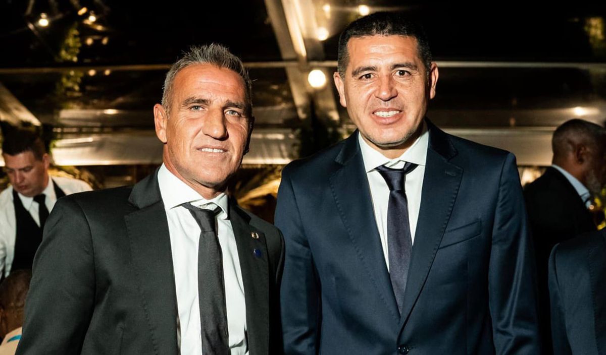 Raúl Cascini y Juan Román Riquelme calentaron la previa del Superclásico entre River y Boca.&nbsp;