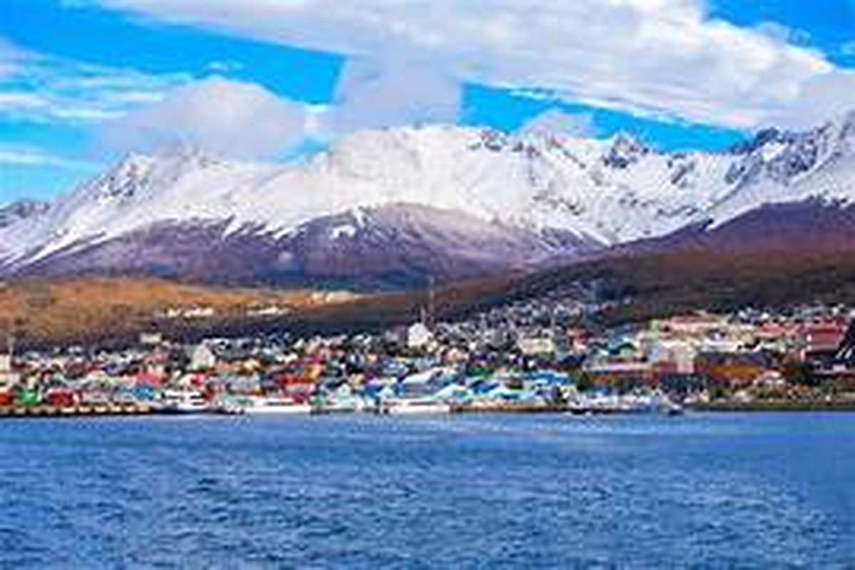 Sturzenegger quiere convertir a Tierra del Fuego en un parque de diversiones para el turismo Sturzenegger quiere convertir a Tierra del Fuego en un parque de diversiones para el turismo