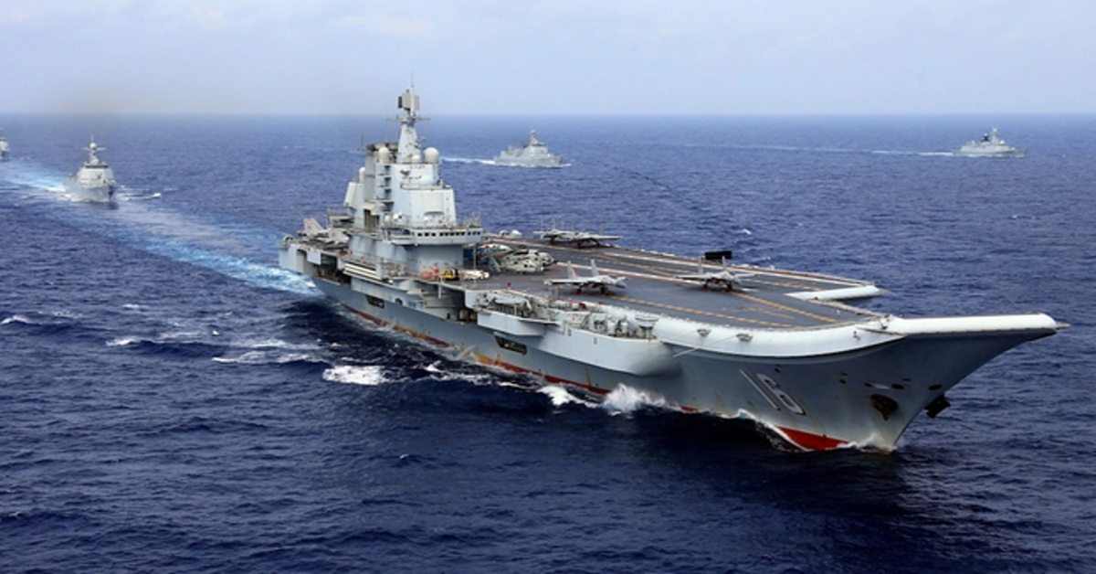 China al filo de Taiwán: El portavoz de la fuerza naval, capitán Leng Guowei, aseguró que las maniobras del Fujian "no están dirigidas contra ningún objetivo específico" y son parte de los ensayos previos a su entrada en servicio. China al filo de Taiwán: El portavoz de la fuerza naval, capitán Leng Guowei, aseguró que las maniobras del Fujian "no están dirigidas contra ningún objetivo específico" y son parte de los ensayos previos a su entrada en servicio. 