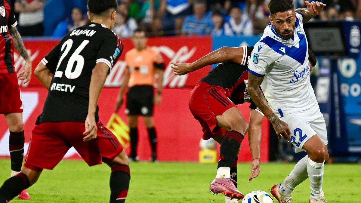 Manuel Lanzini cumplió la ley del ex y fue la figura de Vélez ante River Manuel Lanzini cumplió la ley del ex y fue la figura de Vélez ante River