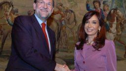 altText(Cristina telefoneó a Rajoy para excusarse por su faltazo)}