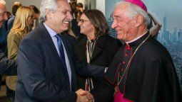 altText(Alberto F. en Roma: Comienza la gira en busca de respaldo en la negociación con el FMI)}