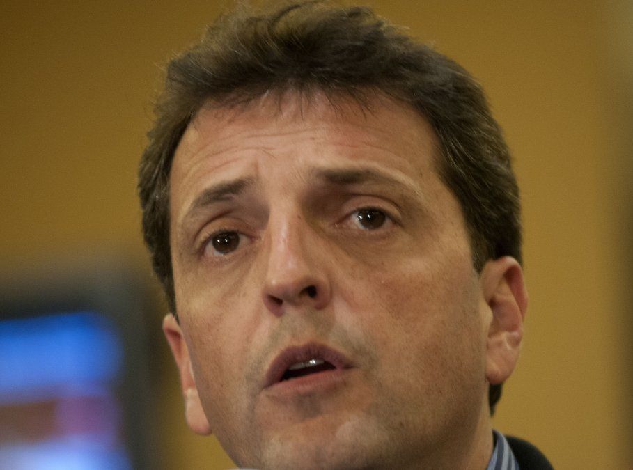 Jorge Asis sobre Sergio Massa: Más que lanzamiento de la campaña, el multitudinario acto de Vélez funcionó, en la práctica, como festejo de despedida.