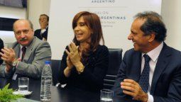 altText(Exministro y senador K no ve 