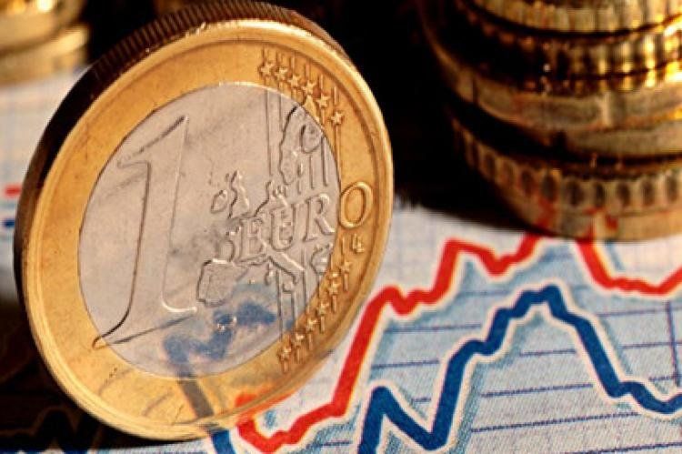 La moneda común se ve amenazada por la deuda pública de algunos países que quieren la solidaridad de los otros.