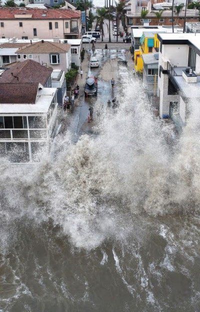 El huracán que se fue y ahora se come las playas de California