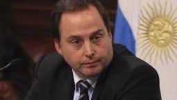 altText(Un senador del PJ ya pide tratar el traspaso de mando para una “transición ordenada”)}