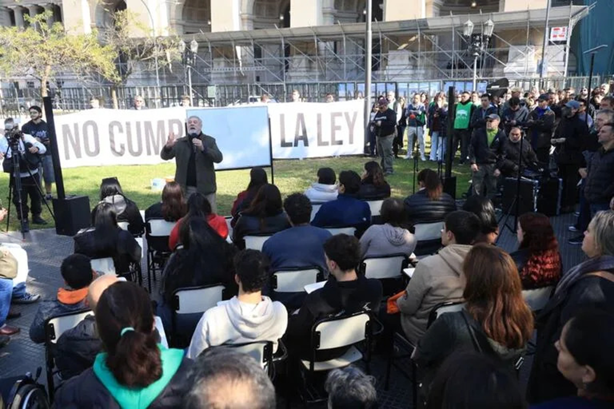 Alumnos toman Nacional Buenos Aires, Carlos Pellegrini y marchan hasta la Corte Suprema