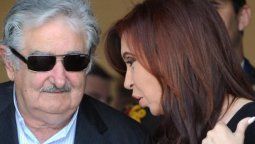 altText(Cortocircuito total: Mujica se cansó de Cristina)}