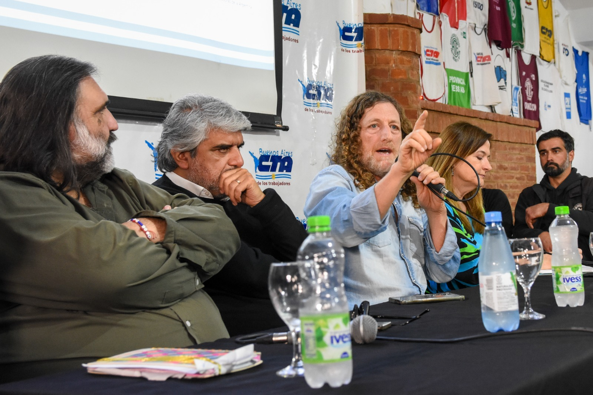 Las dos CTA de la provincia de Buenos Aires realizaron un plenario conjunto de Secretarios Generales y Adjuntos bajo la premisa de "Lucha para resistir y unidad para vencer". Las dos CTA de la provincia de Buenos Aires realizaron un plenario conjunto de Secretarios Generales y Adjuntos bajo la premisa de "Lucha para resistir y unidad para vencer".