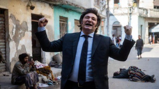 En medio de la crisis económica, Javier Milei se refugia en territorio clave. En medio de la crisis económica, Javier Milei se refugia en territorio clave.