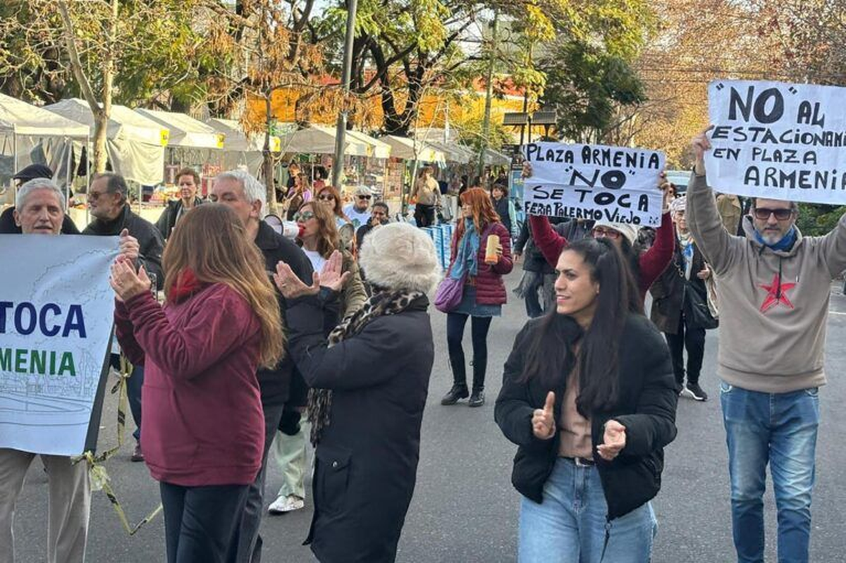 Las concesiones profundizan el conflicto entre vecinos y el Gobierno porteño es cuestionado por el impacto ambiental, las licitaciones y la creciente comercialización del espacio público. Foto: Tiempo Argentino Las concesiones profundizan el conflicto entre vecinos y el Gobierno porteño es cuestionado por el impacto ambiental, las licitaciones y la creciente comercialización del espacio público. Foto: Tiempo Argentino