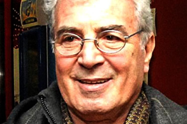 Barone le escribió un poema al Papa y en Twitter no paran las gastadas.