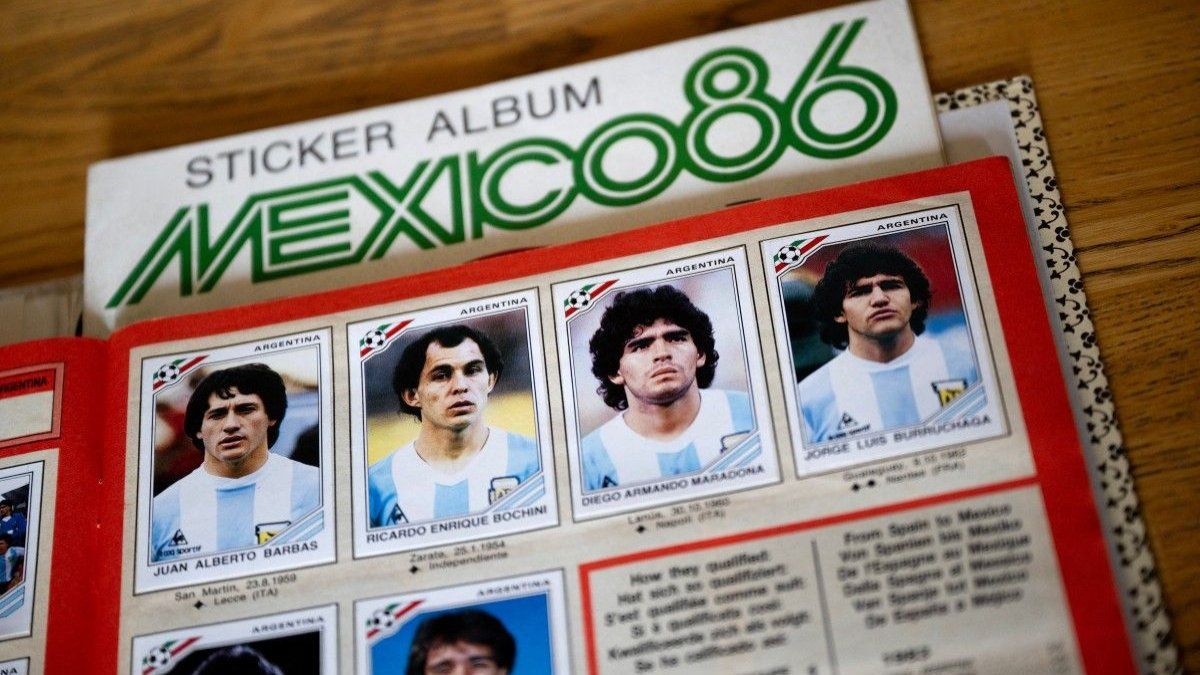El álbum Panini de México 1986 resume una tradición mundialista que la FIFA dejará atrás desde 2031, cuando Fanatics tome el control de los coleccionables oficiales. El álbum Panini de México 1986 resume una tradición mundialista que la FIFA dejará atrás desde 2031, cuando Fanatics tome el control de los coleccionables oficiales.
