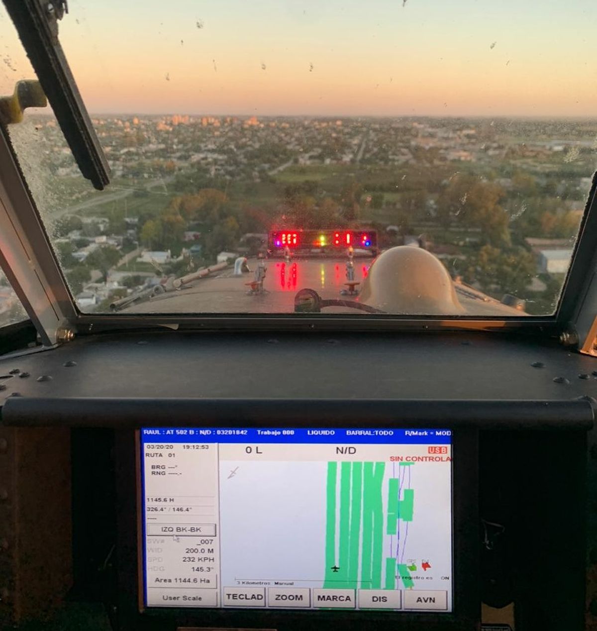 En busca de la aprobación en el país. En busca de la aprobación en el país. 