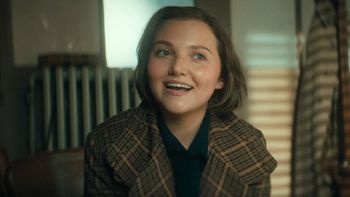 Una miniserie elegante, filosa y breve que Netflix lanzó recién: crimen, alta sociedad y una heroína inesperada. 3 episodios que se ven de corrido y enganchan. Una miniserie elegante, filosa y breve que Netflix lanzó recién: crimen, alta sociedad y una heroína inesperada. 3 episodios que se ven de corrido y enganchan.