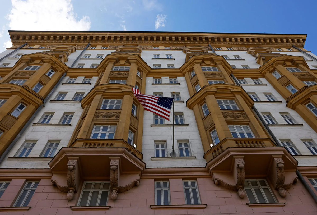 Witkoff y Jared Kushner se dirigieron a la embajada estadounidense en Moscú tras la reunión para informar al presidente Trump de los resultados de las conversaciones. | GENTILEA REUTERS Witkoff y Jared Kushner se dirigieron a la embajada estadounidense en Moscú tras la reunión para informar al presidente Trump de los resultados de las conversaciones. | GENTILEA REUTERS