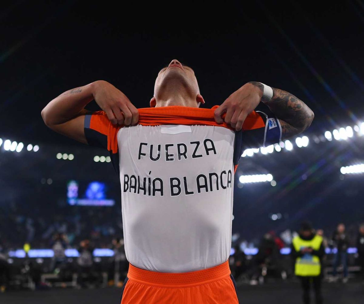 Lautaro Martínez, del Inter de Milán, celebra su gol frente a Roma con una leyenda Lautaro Martínez, del Inter de Milán, celebra su gol frente a Roma con una leyenda