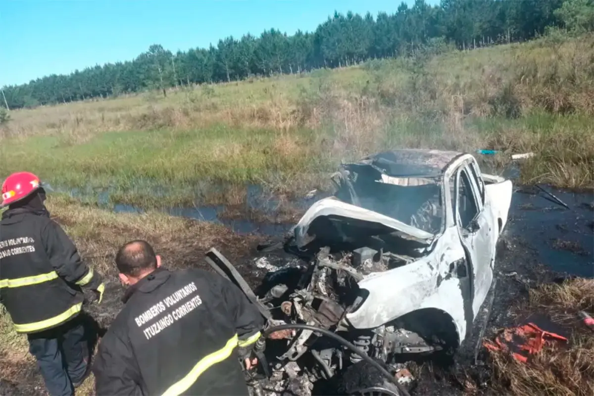 Imagnes tomadas por el medio El Once , mientras bomberos trabajaban en el lugar