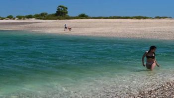 Una playa que se destaca por sobre las demás en Buenos Aires. Una playa que se destaca por sobre las demás en Buenos Aires.