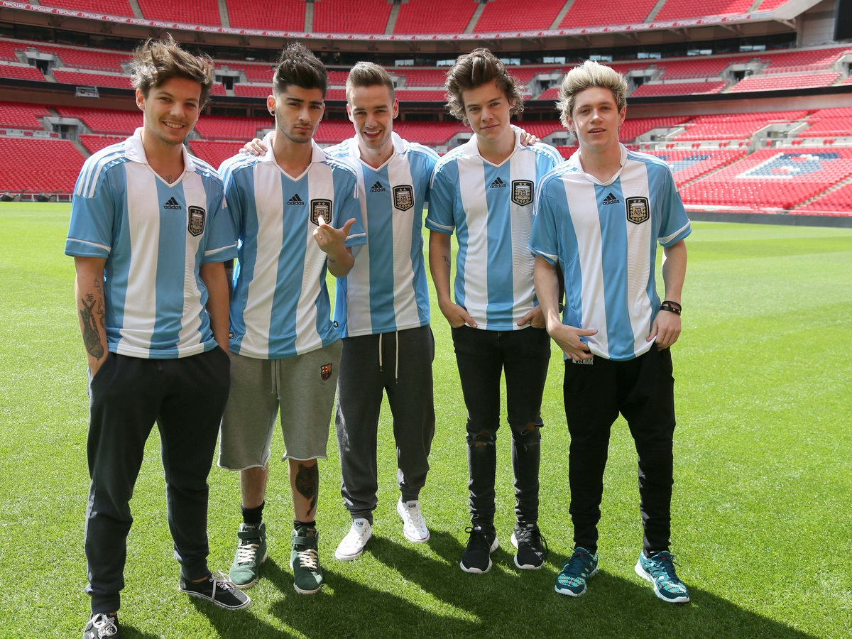 En cuanto a su paso por Argentina, One Direction visitó el país en mayo de 2014 como parte de su "Where We Are Tour", realizando tres shows sold out en el estadio de River Plate. En cuanto a su paso por Argentina, One Direction visitó el país en mayo de 2014 como parte de su "Where We Are Tour", realizando tres shows sold out en el estadio de River Plate.