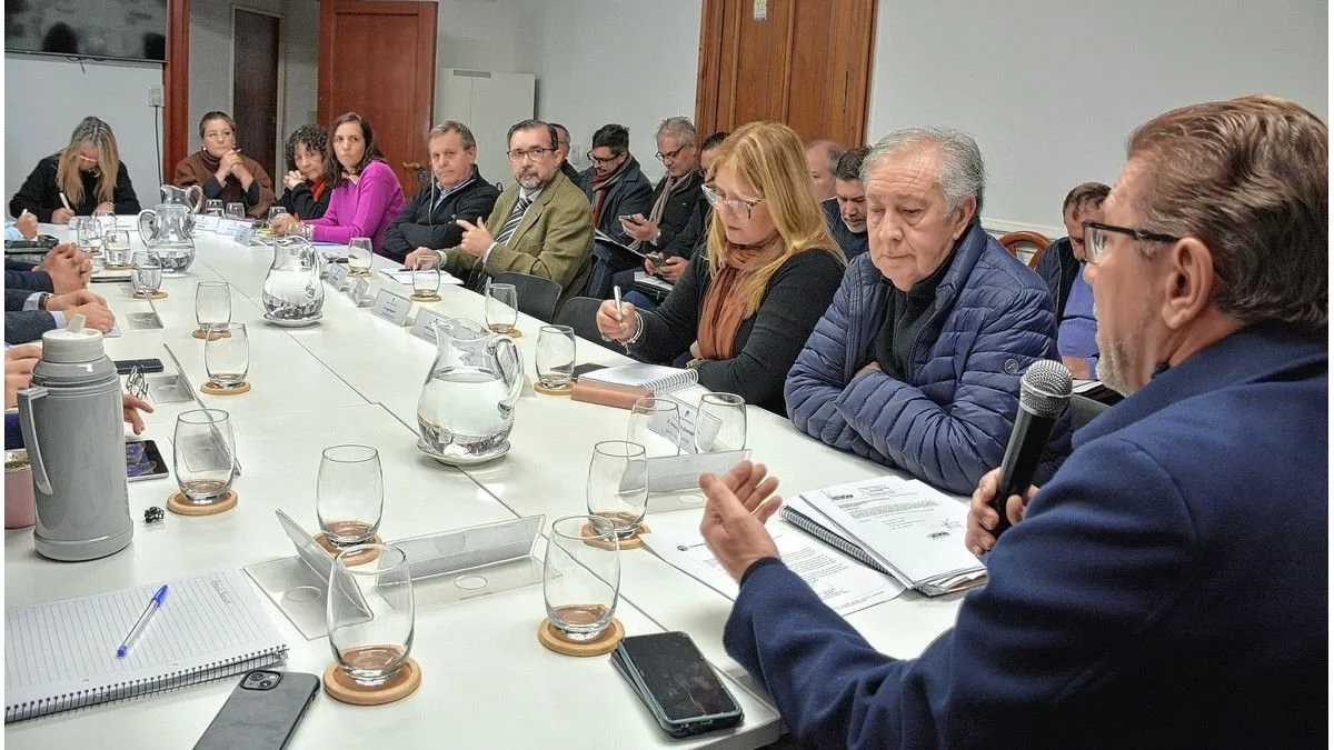 El Gobierno de Maximiliano Pullaro presentará la semana que viene el proyecto de ley para la reforma jubilatoria de la Caja de Santa Fe. El Gobierno de Maximiliano Pullaro presentará la semana que viene el proyecto de ley para la reforma jubilatoria de la Caja de Santa Fe.