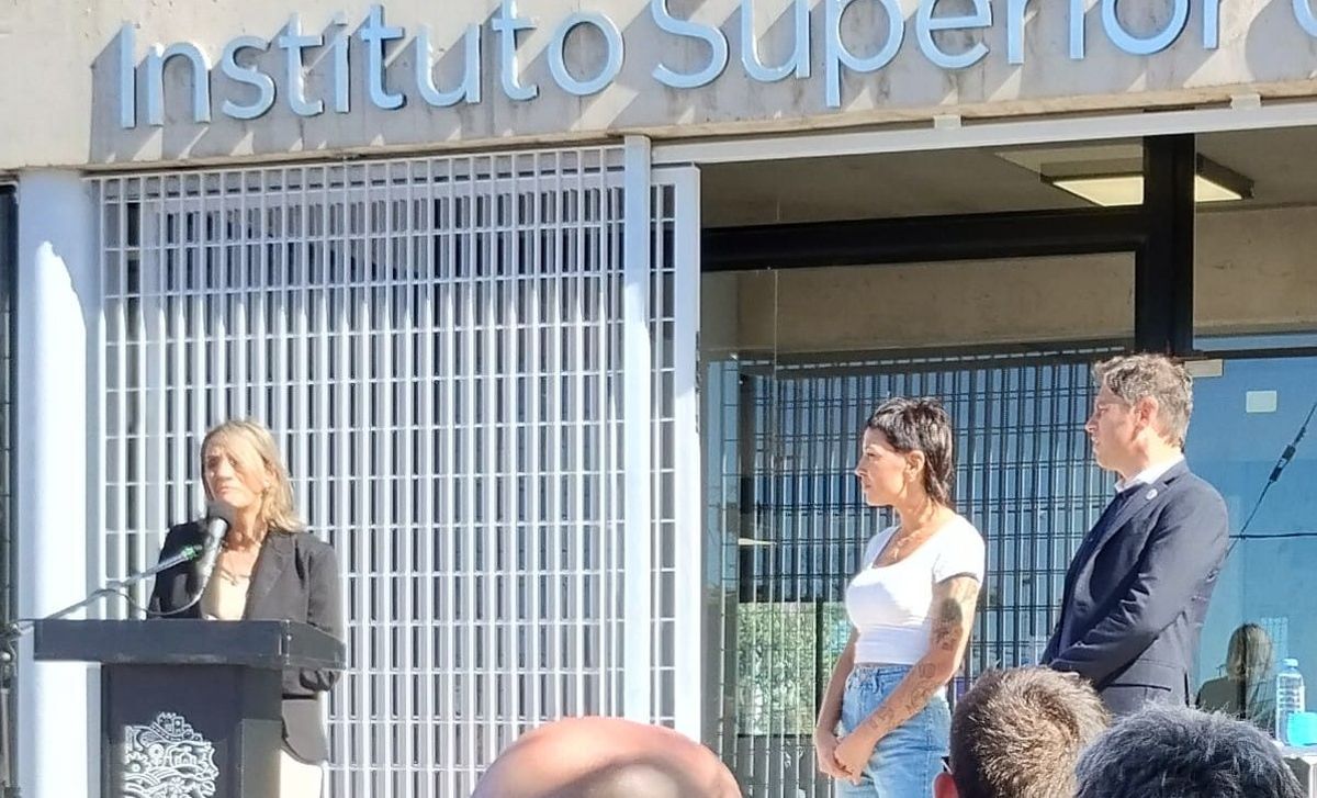 Autoridades de académicas impulsan el reclamo, que apoya Axel Kicillof Autoridades de académicas impulsan el reclamo, que apoya Axel Kicillof