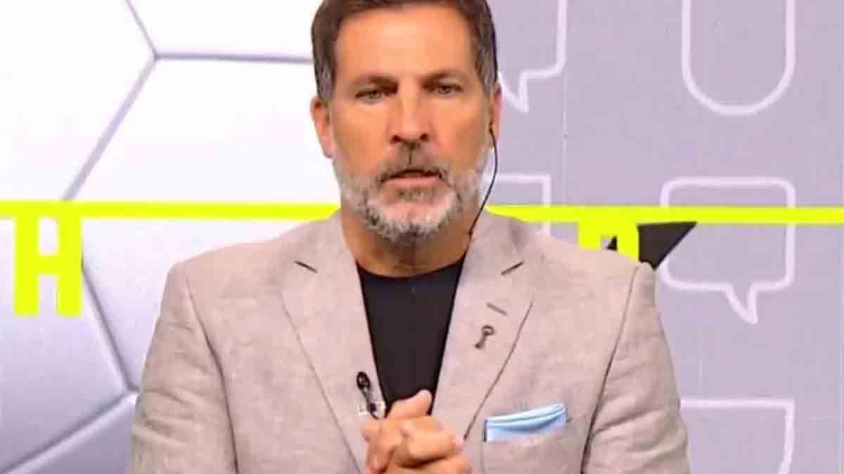 Juan Carlos Toti Pasman analizó la actualidad de River tras el empate con Independiente y explotó contra el técnico Marcelo Gallardo. Juan Carlos Toti Pasman analizó la actualidad de River tras el empate con Independiente y explotó contra el técnico Marcelo Gallardo.