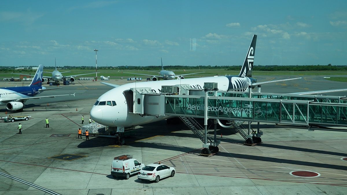Los vuelos hacia Ezeiza preocupan a las aerolíneas internacionales