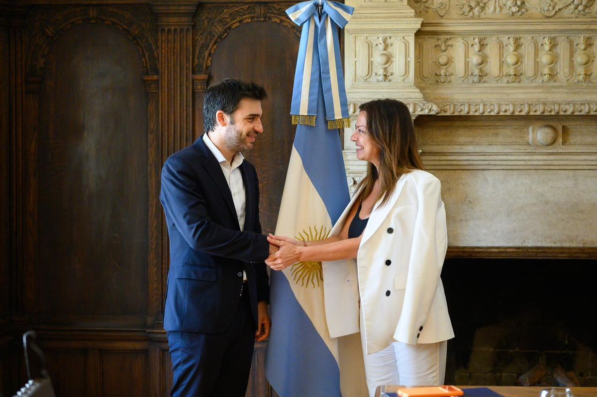Ignacio Torres (Gob, del Chubut) y Sandra Pettovello, ministra de Capital Humano