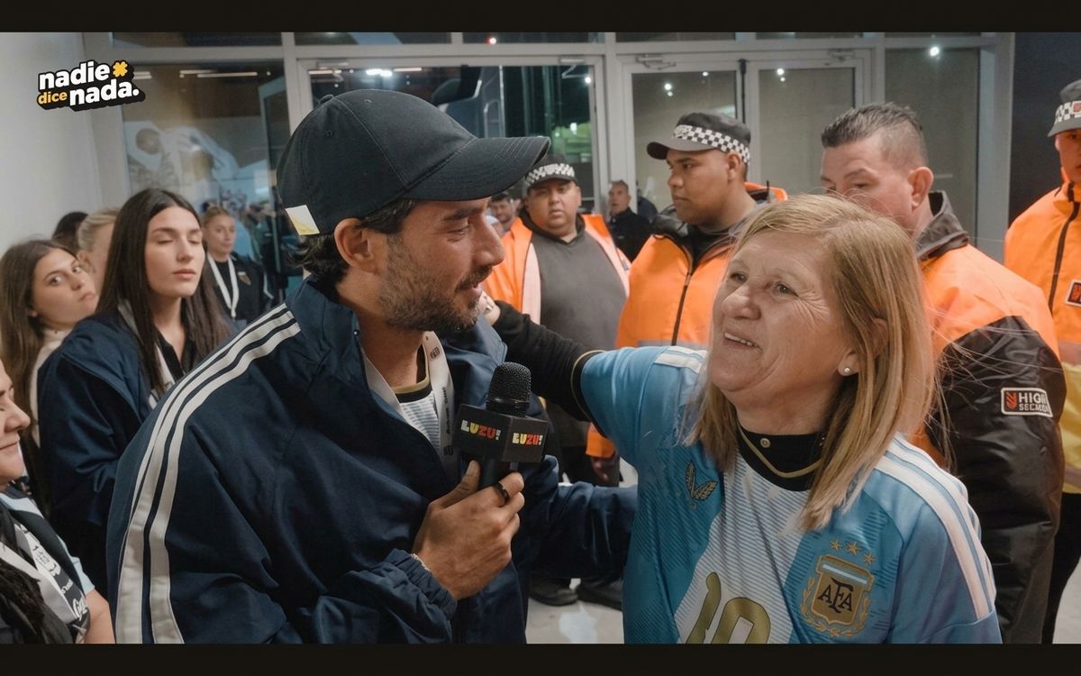 Nico Occhiato recorrió el Monumental durante la despedida de Messi y compartió distintos momentos con los familiares de los jugadores.