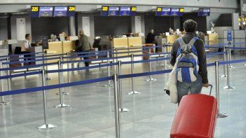 Paro de ATE de una semana en 27 aeropuertos: Del reclamo de aumentos a la esposa de Adorni