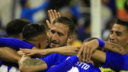 Carlos Izquierdoz tiene 37 años