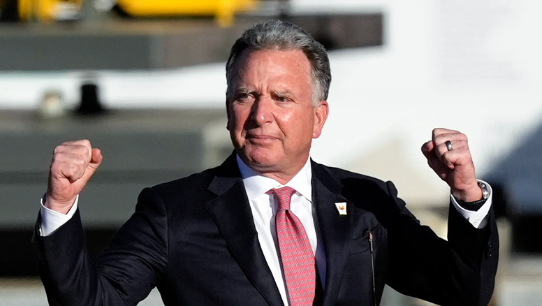 El avión del enviado especial de Trump, Steve Witkoff, aterriza en Moscú