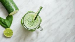 Prueba estas bebidas antiinflamatorias que son realmente poderosas / Imagen de wirestock en Freepik.