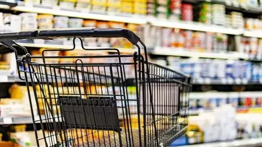 La economía sigue sin dar buenas señales: las ventas en supermercados acumularon su cuarta baja mensual consecutiva. La economía sigue sin dar buenas señales: las ventas en supermercados acumularon su cuarta baja mensual consecutiva.