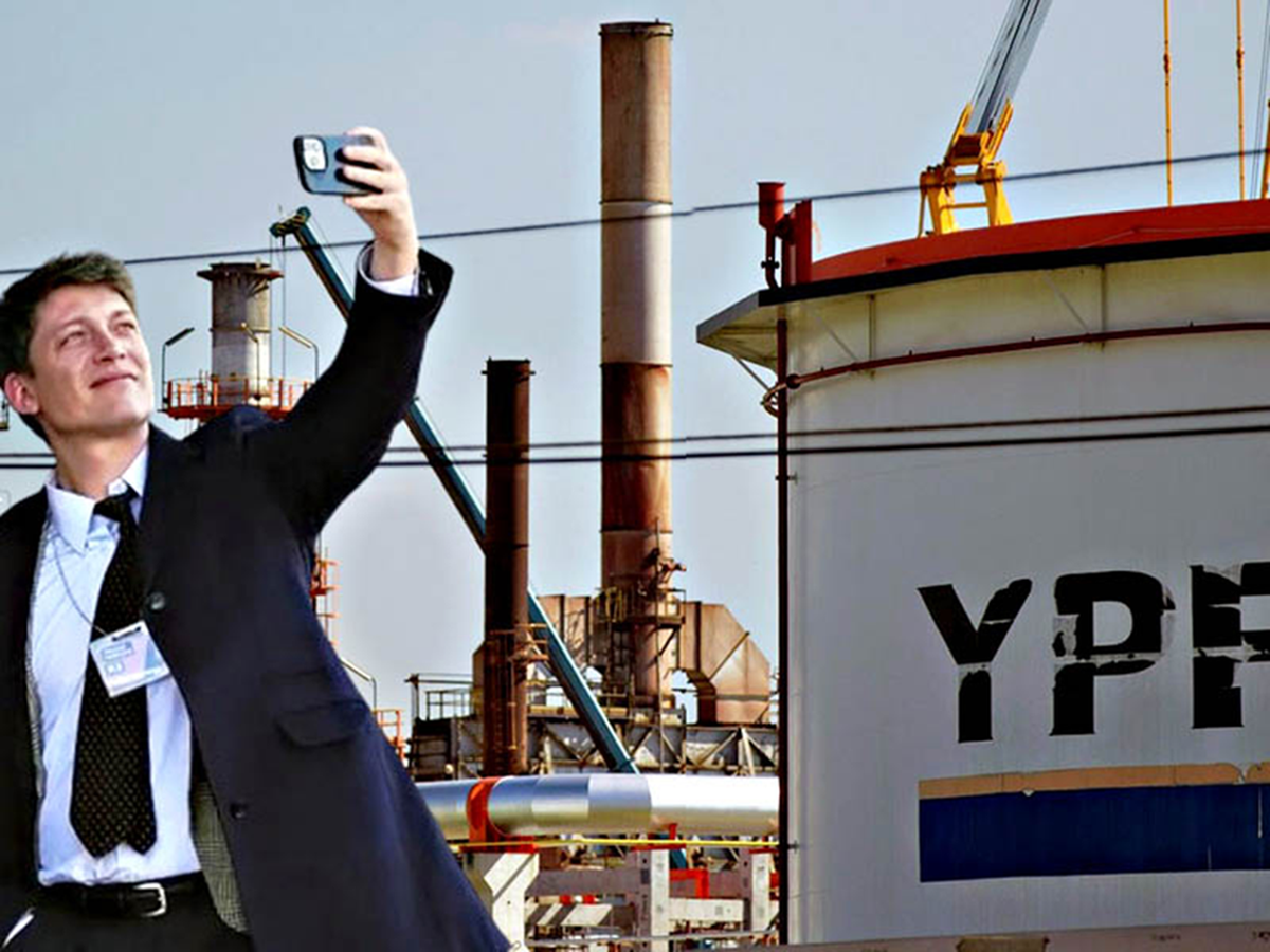 Santiago Caputo logró que Javier Milei quintuplicara la pauta publicitaria de YPF Santiago Caputo logró que Javier Milei quintuplicara la pauta publicitaria de YPF