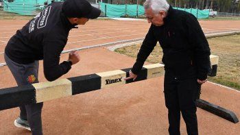 Elintendente de Tigre, Julio Zamora, visitó la pista municipal de atletismo “AbelAcevedo” que recibió la homologación internacional. Elintendente de Tigre, Julio Zamora, visitó la pista municipal de atletismo “AbelAcevedo” que recibió la homologación internacional.