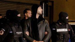 altText(Tildado de 'pene pequeño', ahora Andrew Tate fue arrestado por trata)}