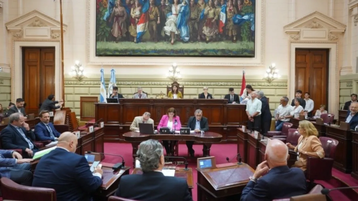 La sesión tuvo lugar el jueves 14 de diciembre en la Legislatura de Santa Fe. La sesión tuvo lugar el jueves 14 de diciembre en la Legislatura de Santa Fe.