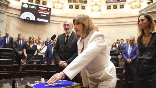 Patricia Bullrich al jurar como senadora. Patricia Bullrich al jurar como senadora.
