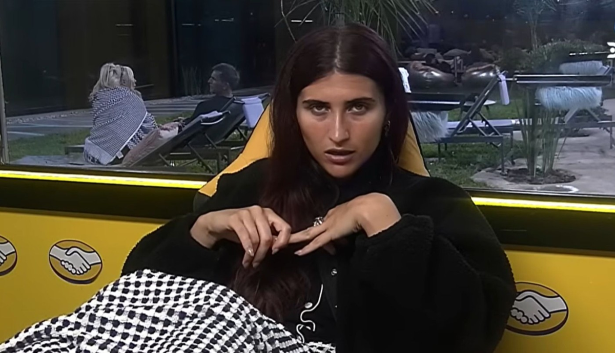 Titi denunció en plena transmisión de Telefe una supuesta venta de imágenes íntimas. El corte inmediato del canal alimentó todavía más las sospechas. Foto: Telefe Titi denunció en plena transmisión de Telefe una supuesta venta de imágenes íntimas. El corte inmediato del canal alimentó todavía más las sospechas. Foto: Telefe