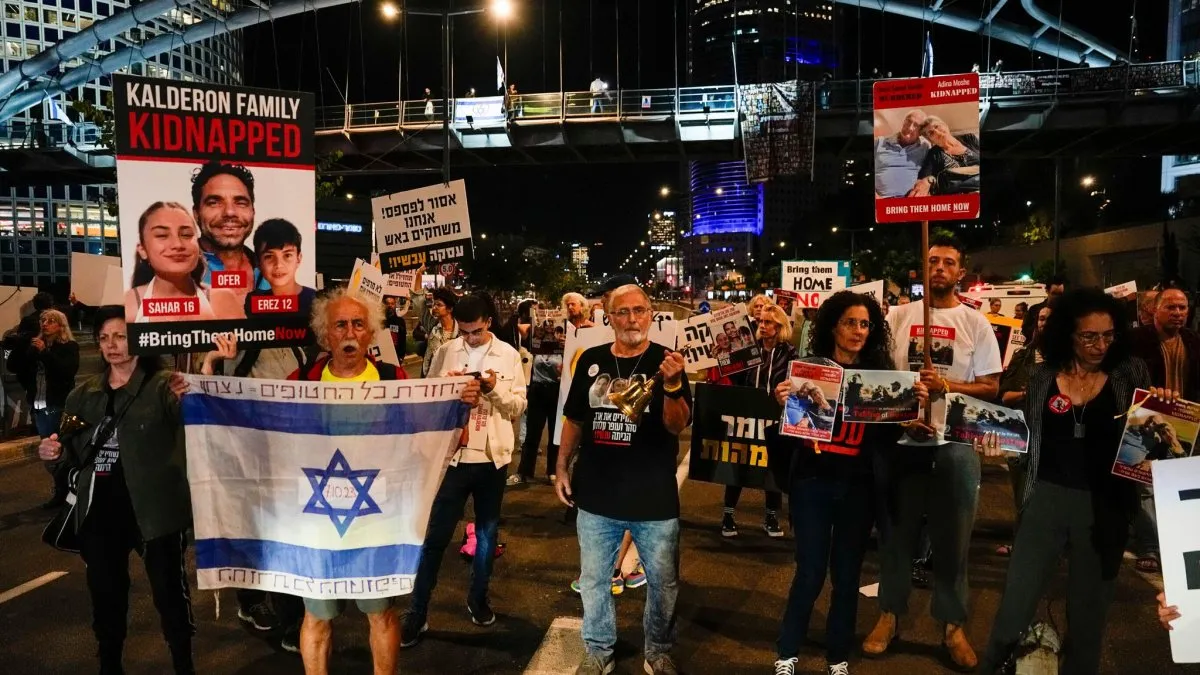 En Israel familiares de los rehenes presionan por un alto el fuego. En Israel familiares de los rehenes presionan por un alto el fuego.