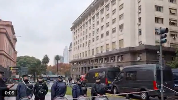Evacuaron el ministerio de Economía por 2 amenazas de bomba