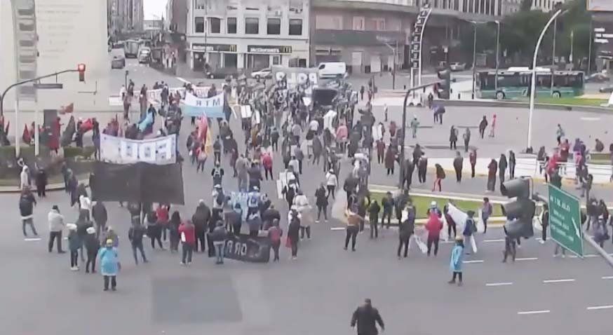 El Polo Obrero en el obelisco en plena cuarentena
