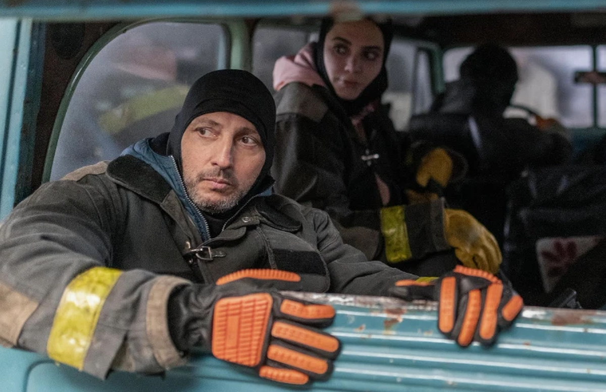 La próxima temporada promete más ciencia ficción, viajes temporales y respuestas sobre El Mano. Será la última entrega, con 8 episodios y el regreso del elenco principal, incluyendo Ricardo Darín. La próxima temporada promete más ciencia ficción, viajes temporales y respuestas sobre El Mano. Será la última entrega, con 8 episodios y el regreso del elenco principal, incluyendo Ricardo Darín.