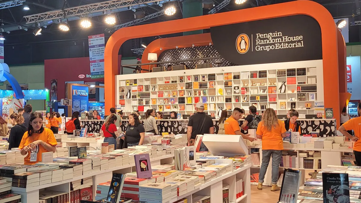 La Feria del Libro abre sus puertas nuevamente en La Rural. La Feria del Libro abre sus puertas nuevamente en La Rural.